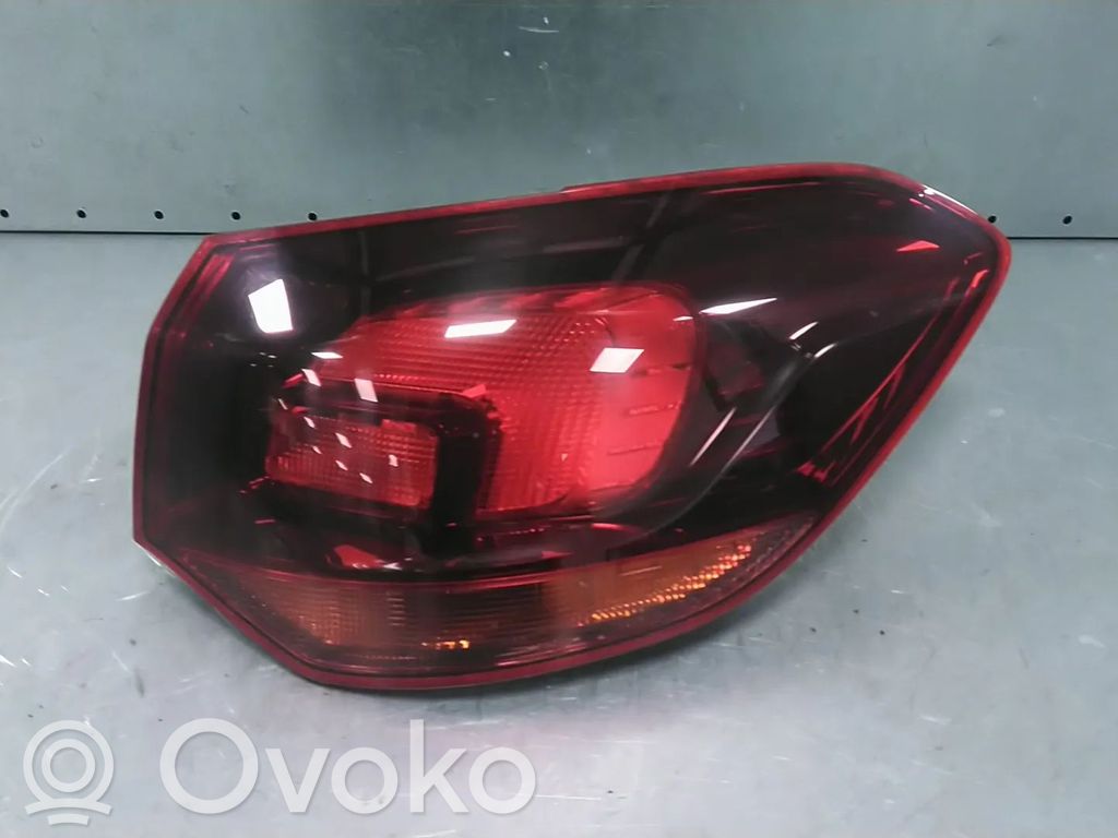 Opel Astra J Lampă spate în caroserie 
