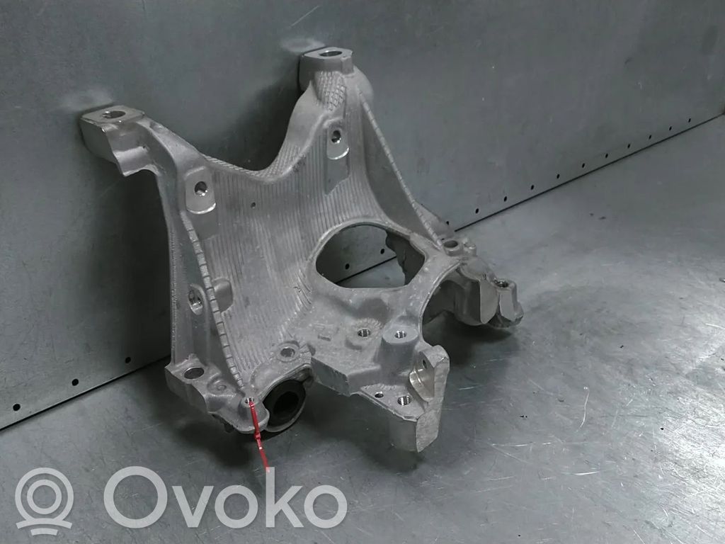 Audi A5 Priekinis traversas 