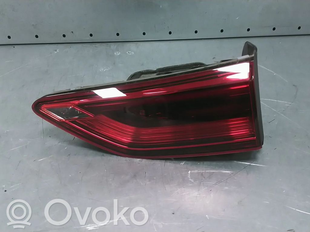 Volkswagen Golf VIII Lampă spate în caroserie 