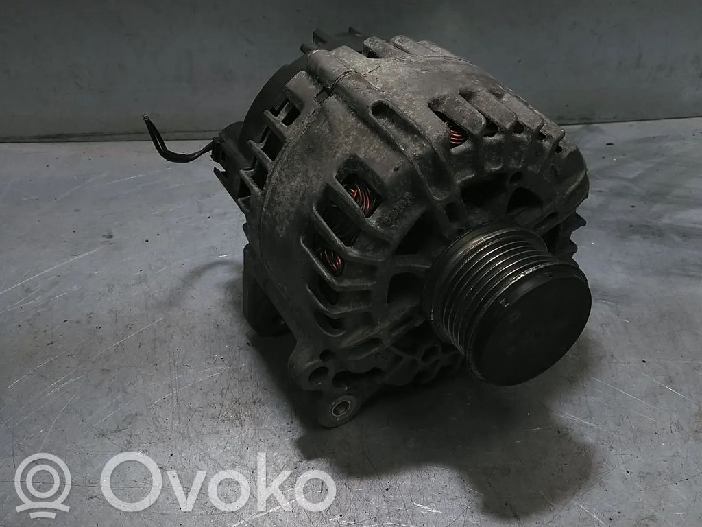 Volkswagen PASSAT B6 Alternator 