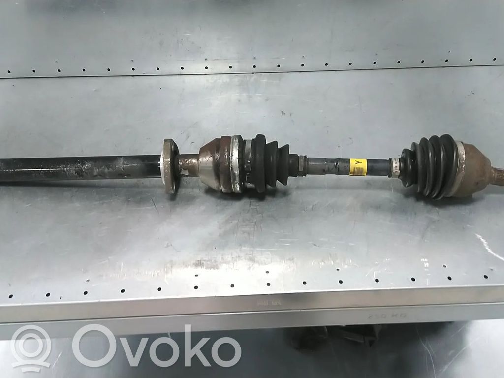 Opel Meriva B Półoś przednia 