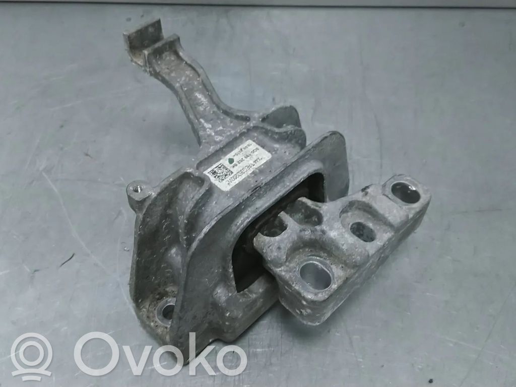 Volkswagen PASSAT B8 Engine mount bracket 