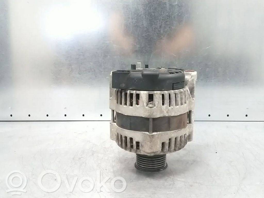 Opel Astra J Alternator 