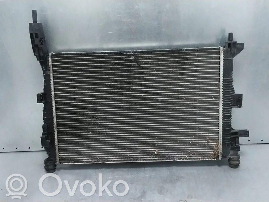 Ford Focus Aušinimo skysčio radiatorius 