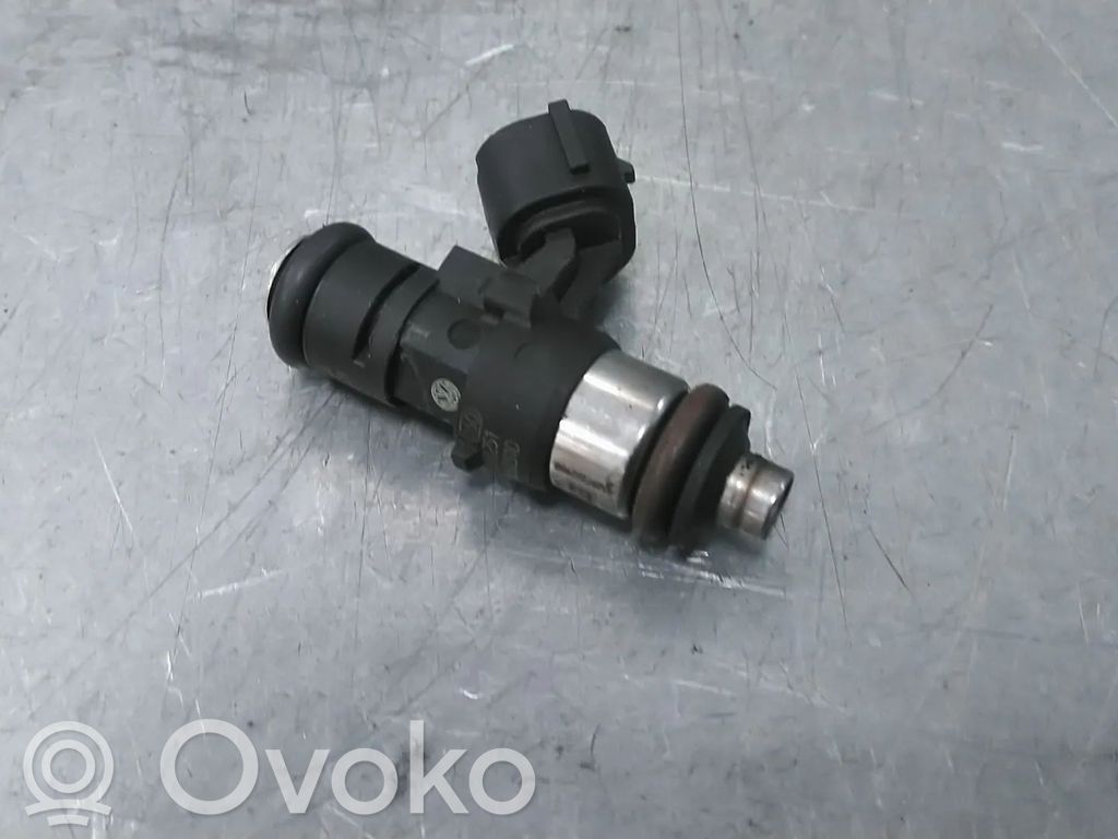 Volkswagen Up Fuel injector 