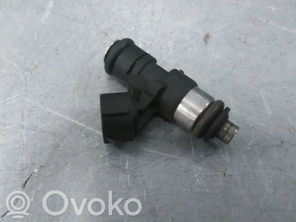 Volkswagen Up Fuel injector 