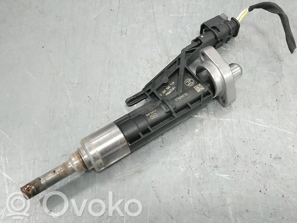 BMW 5 G30 G31 G38 Fuel injector 