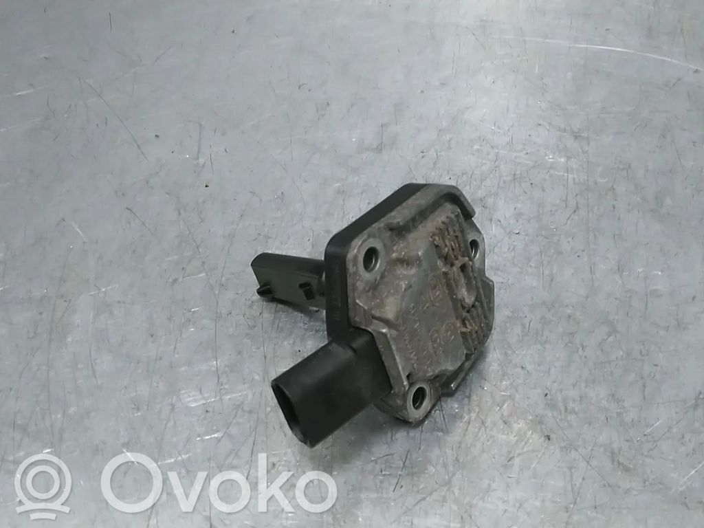 Volkswagen Caddy Tepalo lygio daviklis 