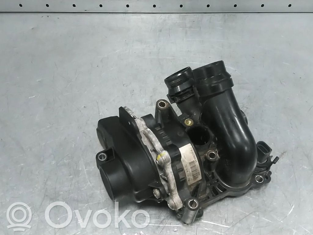 Audi A4 S4 B8 8K Pompe de circulation d'eau 