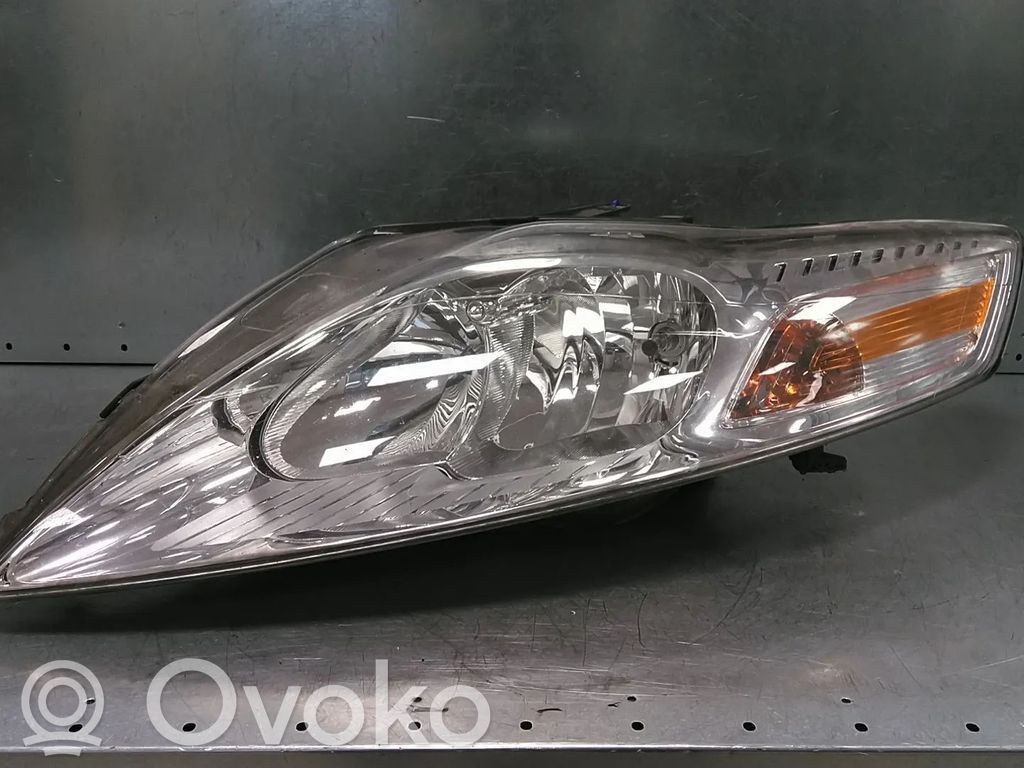 Ford Mondeo MK IV Phare frontale 