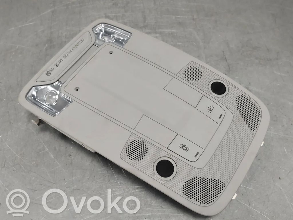 Audi Q2 - Luz del asiento delantero 