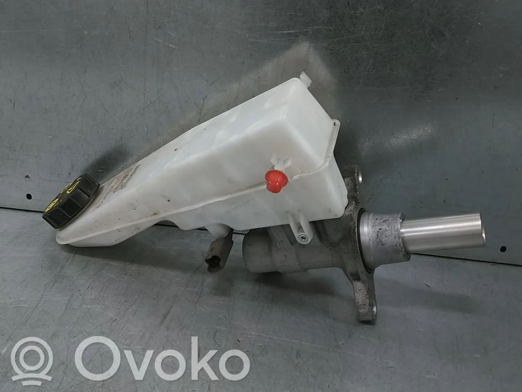 Opel Vivaro Master brake cylinder 