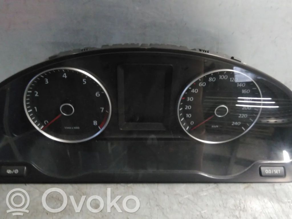 Volkswagen Transporter - Caravelle T5 Licznik / Prędkościomierz