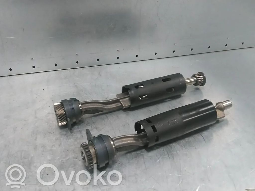 Audi A4 S4 B9 Wałek wyrównoważający 