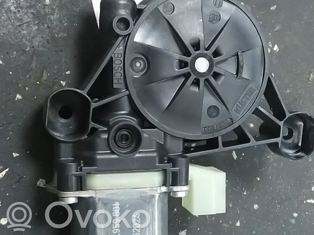 Volkswagen Caddy Silnik regulatora szyby drzwi przednich 
