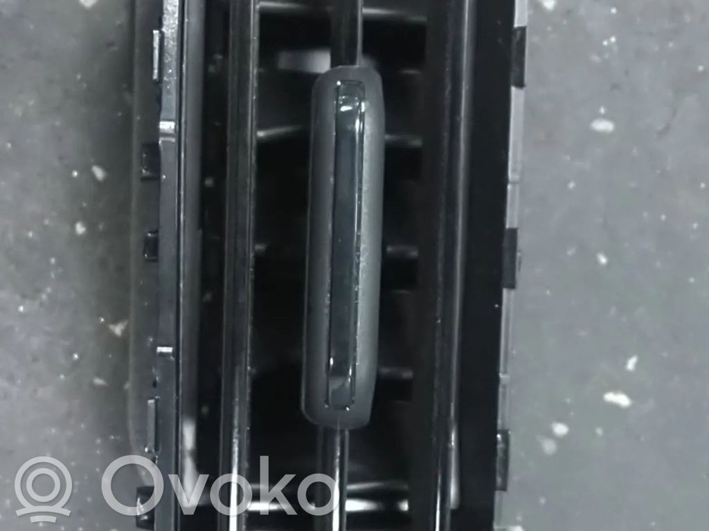 Volkswagen Caddy Boczna kratka nawiewu deski rozdzielczej 