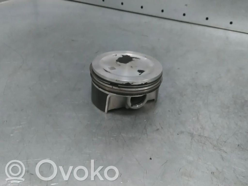 Mercedes-Benz A W177 Pistón 