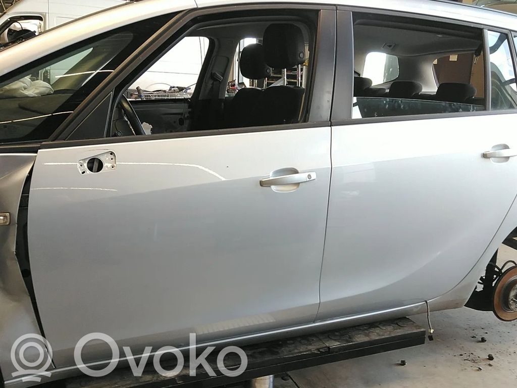 Opel Zafira C Puerta delantera 