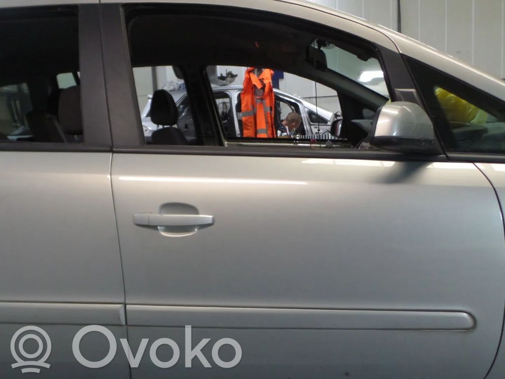 Opel Zafira B Drzwi przednie 