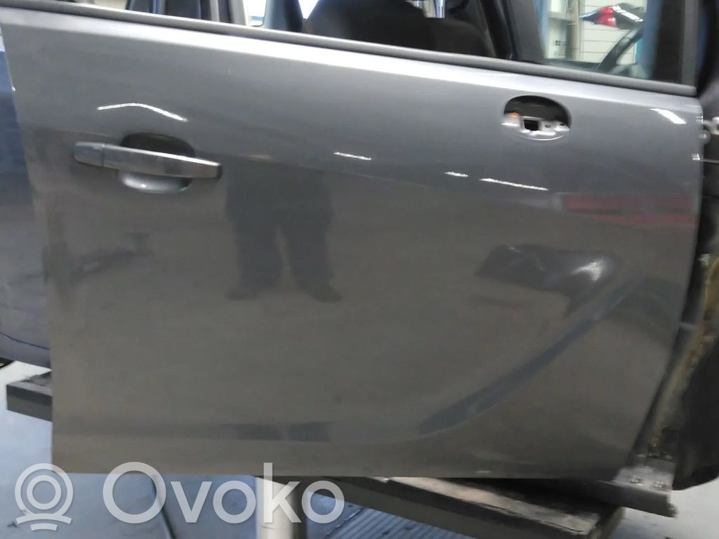 Opel Meriva B Priekinės durys 