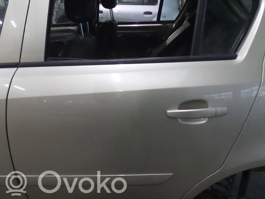 Opel Corsa D Galinės durys 
