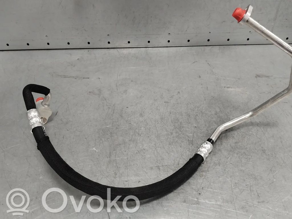 Volkswagen Golf VIII Ilmastointilaitteen putki (A/C) 