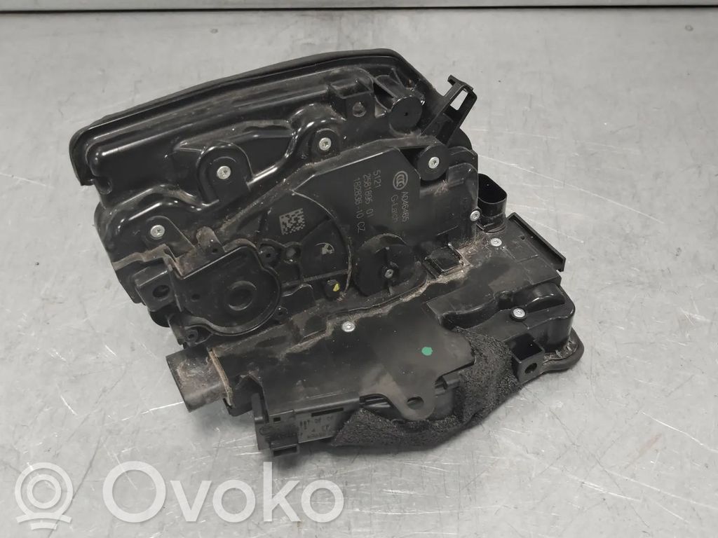 BMW 7 G11 G12 Zamek drzwi tylnych 