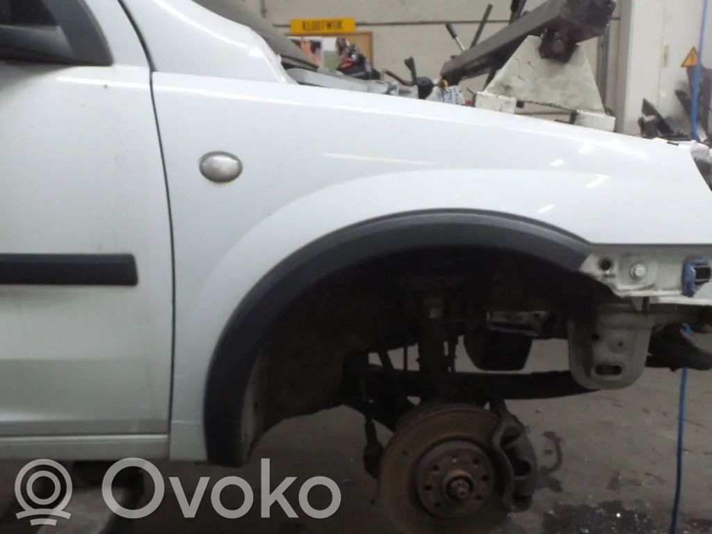 Opel Corsa C Крыло 