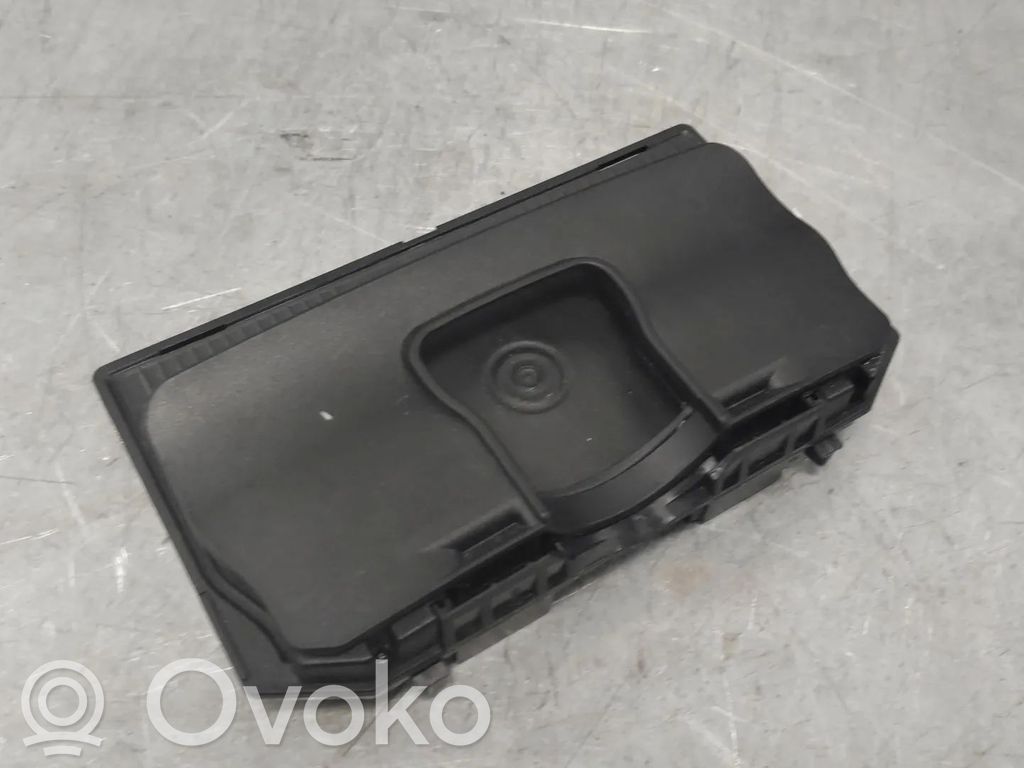 BMW 7 G11 G12 Moduł ładowania bezprzewodowego 