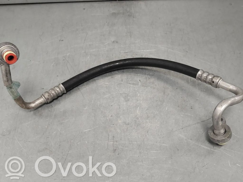 Ford Focus Ilmastointilaitteen putki (A/C) 