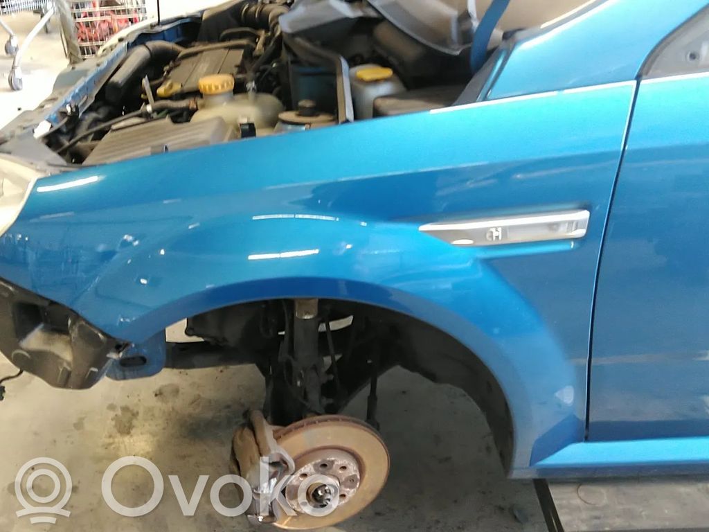 Opel Tigra B Sparnas 
