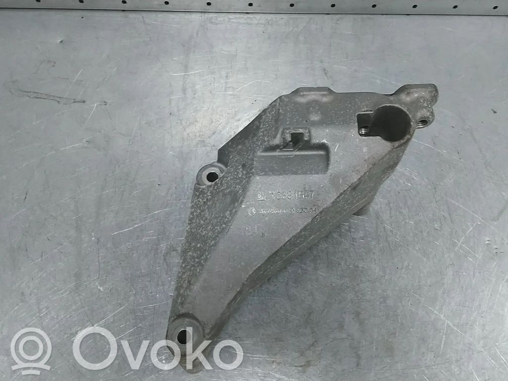 Opel Corsa E Engine mount bracket 