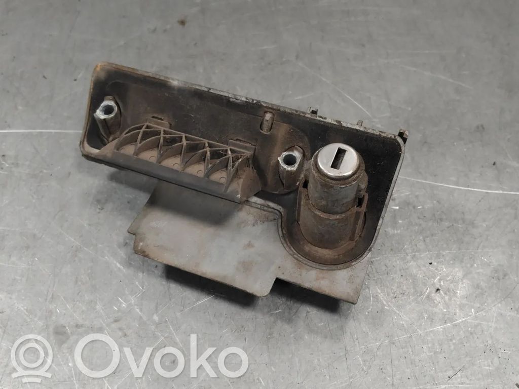 Volkswagen Transporter - Caravelle T5 Clapetă deschidere portbagaj 
