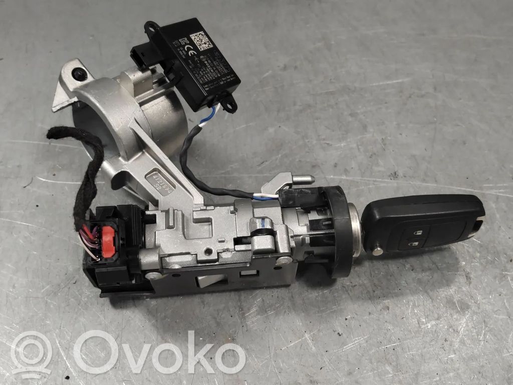 Opel Corsa E Virtalukon kytkin 