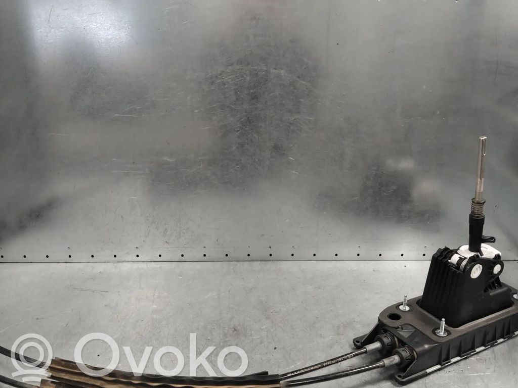 Volkswagen Golf VIII Lewarek zmiany biegów / górny 