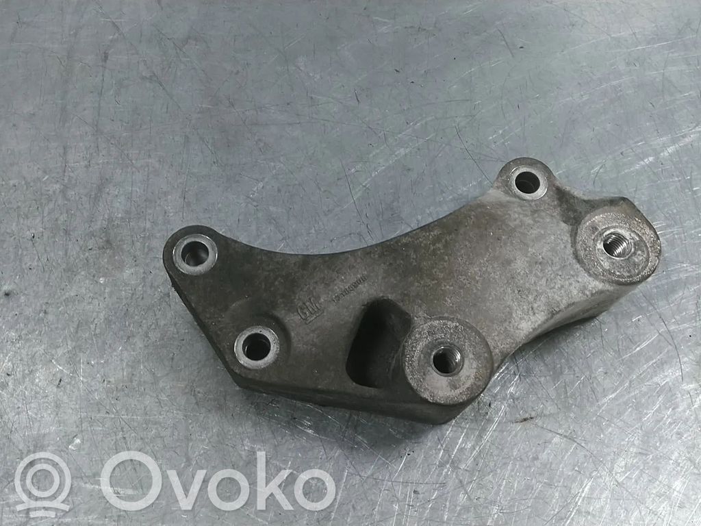 Opel Corsa E Mocowanie / Uchwyt skrzyni biegów 