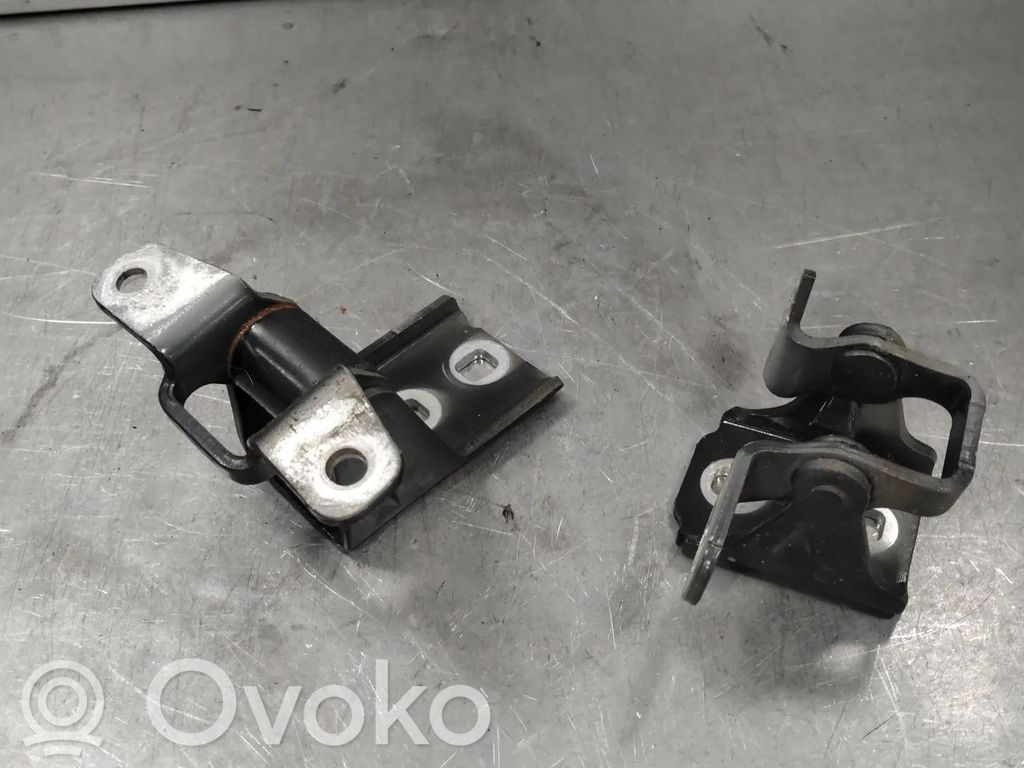 Opel Meriva B Zawias górny drzwi przednich 
