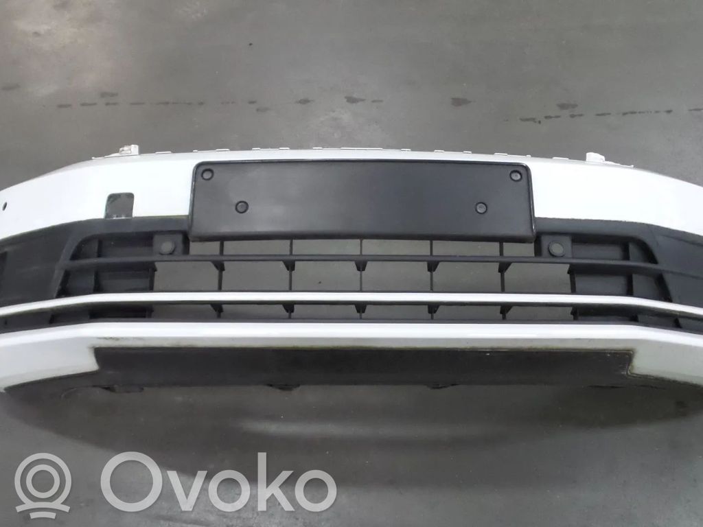 Volkswagen Jetta VI Zderzak przedni 