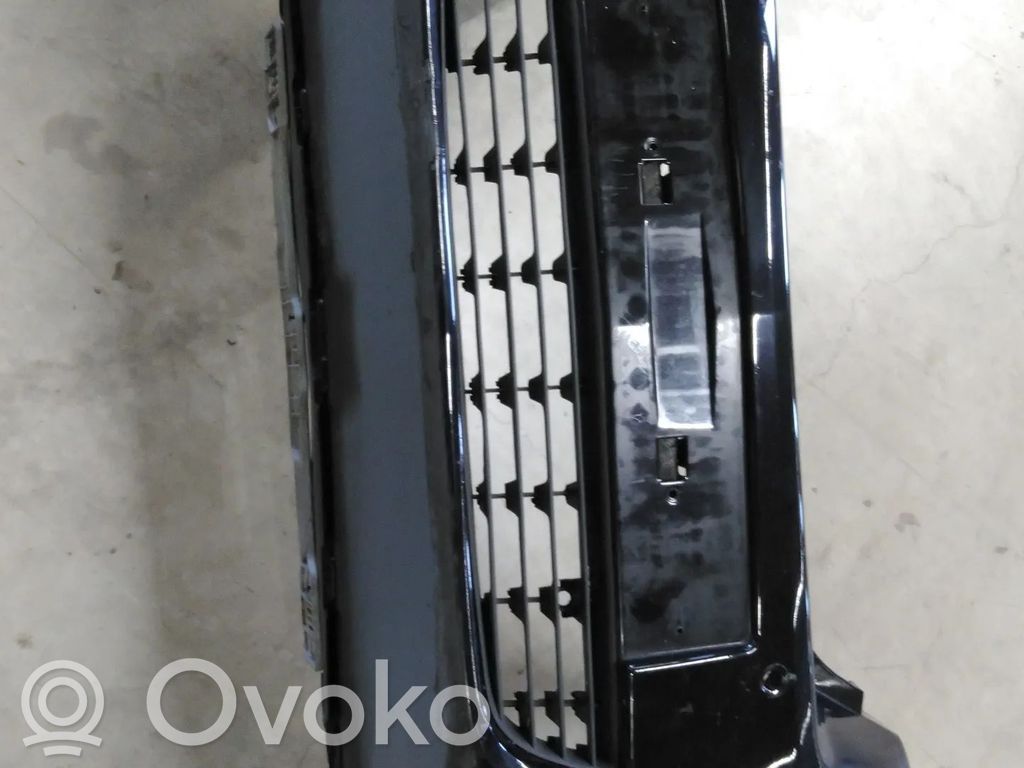 Opel Zafira B Zderzak przedni 