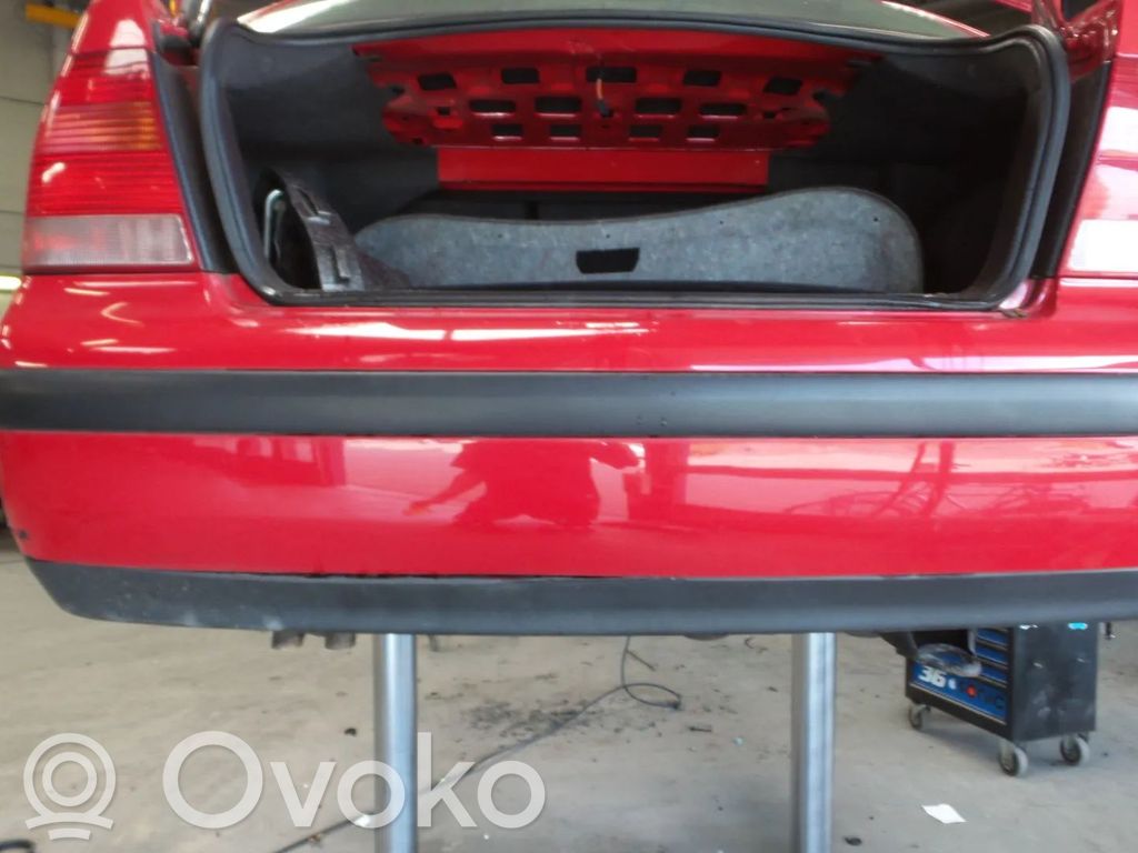 Volkswagen Golf IV Parachoques 