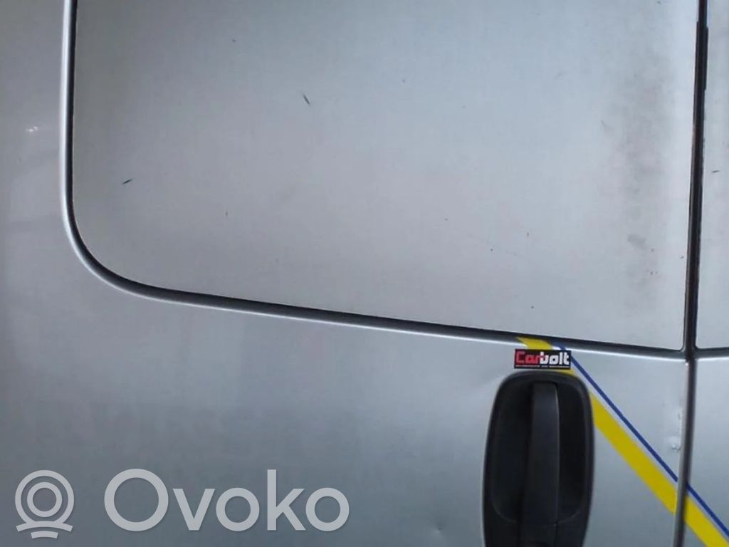 Opel Vivaro Дверь 
