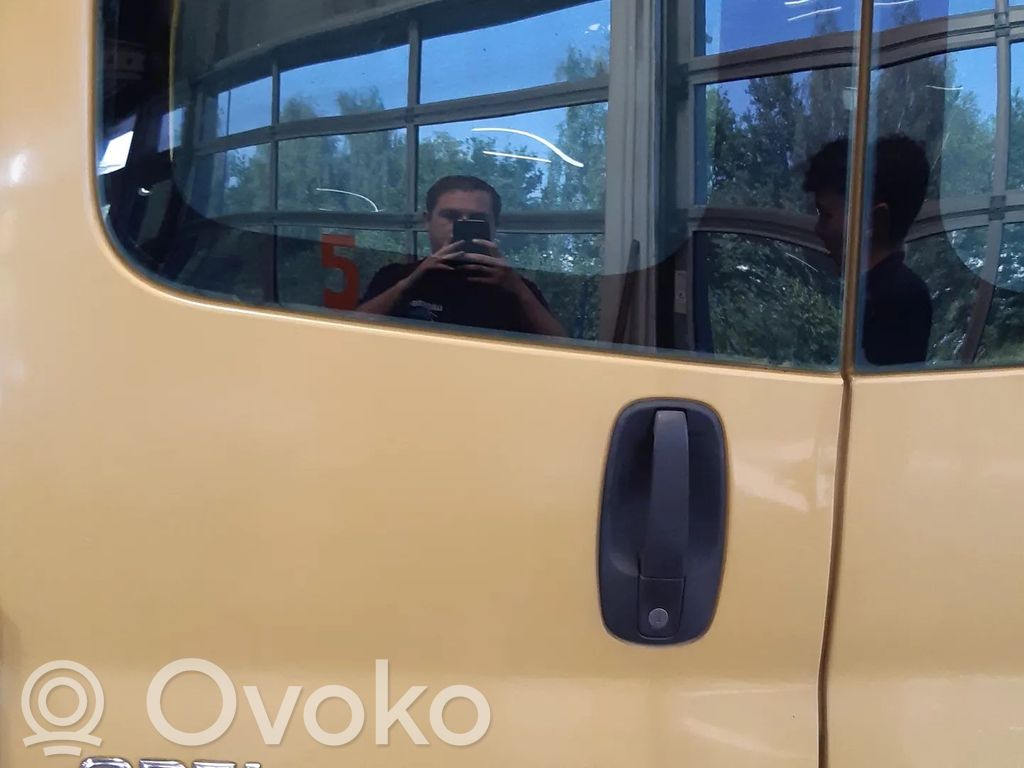 Opel Vivaro Дверь 