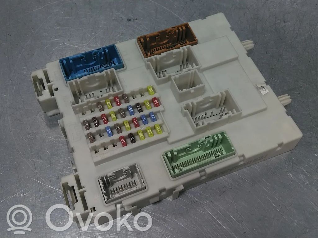 Ford C-MAX II Fuse module 
