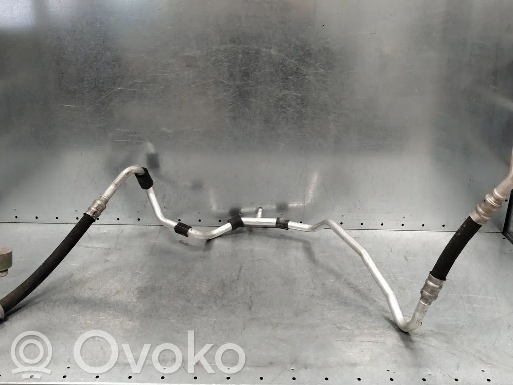 Ilmastointilaitteen putki (A/C)   1K0820743BQ
