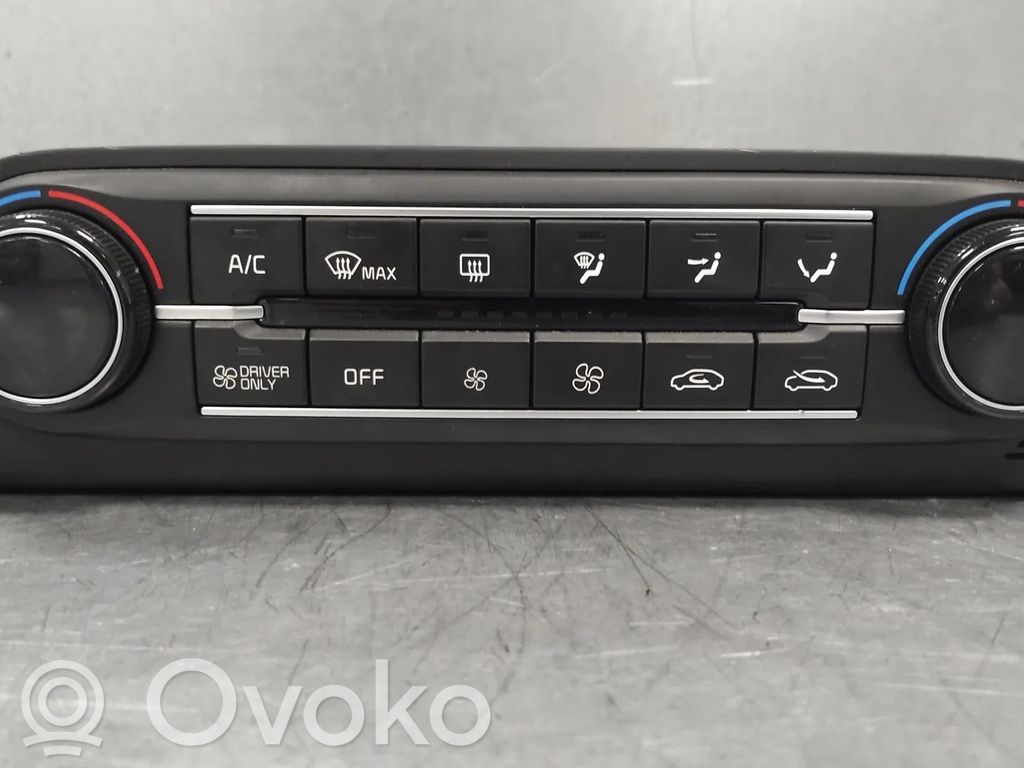 KIA Xceed Climate control unit 