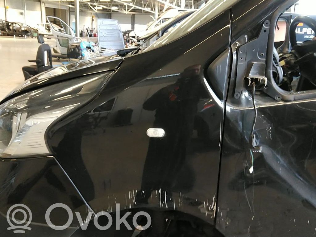 Renault Trafic III (X82) Błotnik przedni 