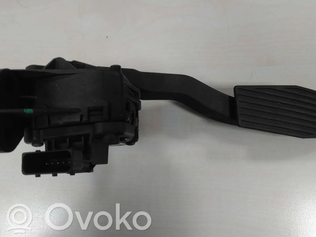 Opel Astra H Accelerator pedal position sensor 