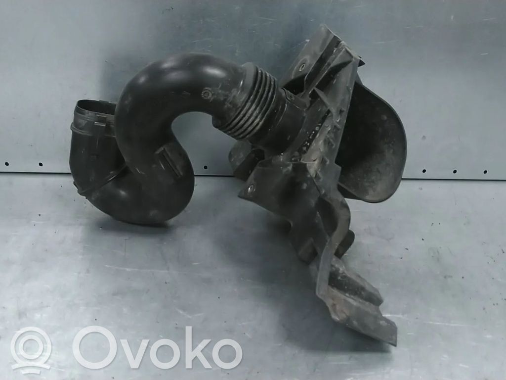 Opel Vivaro Air intake hose/pipe 