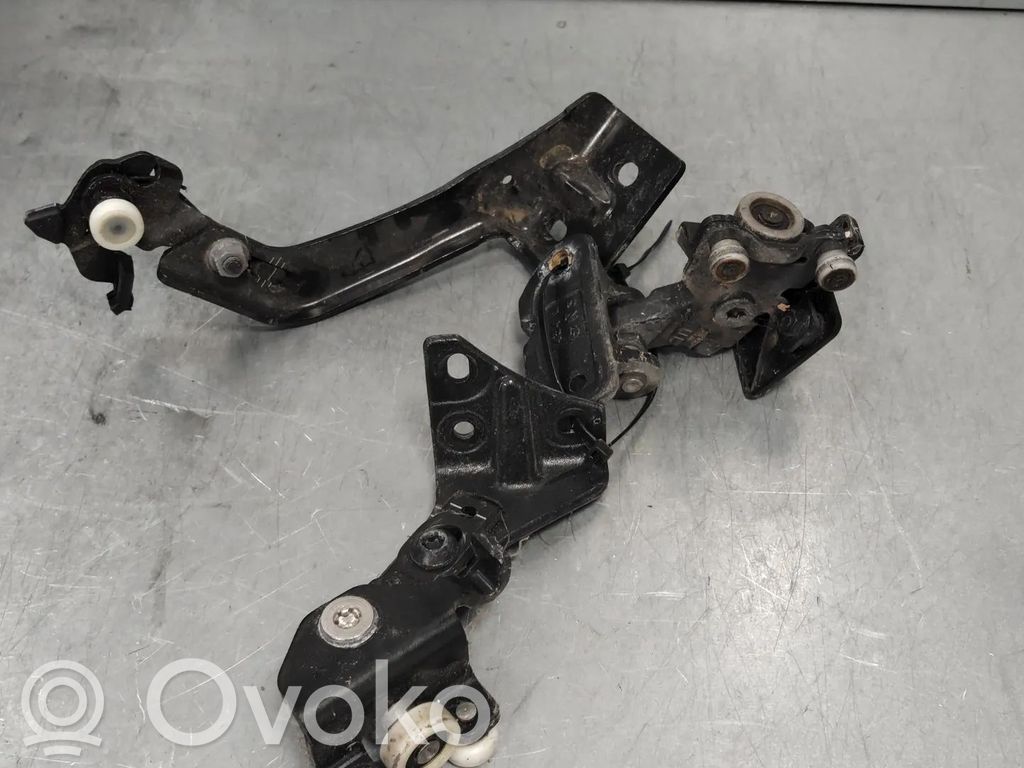 Opel Movano C Juego de bisagras de la puerta trasera 