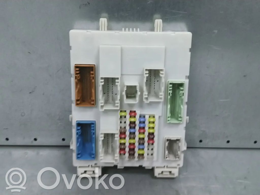 Ford C-MAX II Fuse module 